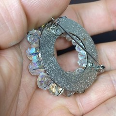 Vtg Iridescent Glass Faceted Aurora Borealis Beads Wreath Cluster Brooch 1.75”