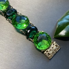 Vintage Bracelet Estate Jewelry Pre-owned Green Czech Art Glass Filigree Clasp