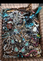 1 Pound Jewelry Costume Vintage Mix LBS necklaces bracelets pins rings etc lbs