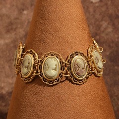 Vintage Cameo Portrait Bracelet Retro Gold Color Hollow Charm Bangle for Women