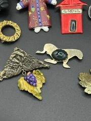 Vintage Lot of 27 Pins – Gold Tones & Silver Tones – Other- All Wearable