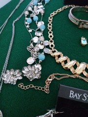 Vintage To Now Jewelry Lot 25+ Gold Tone Silver Tone Glass Acrylic Mixed Media