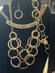 Jewelry lot Gold Tone Estate Finds Vtg To Now Necklaces Chains Bracelets Fashion
