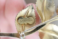 VINTAGE GIOVANNI GOLD ROSE BROOCH EARRINGS SIGNED RETRO JEWELRY