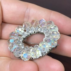 Vtg Iridescent Glass Faceted Aurora Borealis Beads Wreath Cluster Brooch 1.75”