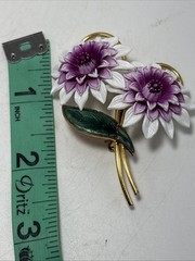 Flower Pin Brooch Plastic Flowers Enamel Leaf White Purple Green Gold Tone