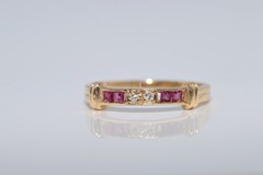 Vintage Circa 1980s 18k Gold Natural Diamond And Caliber Cut Ruby Ring