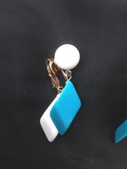 Trifari Earrings Blue White Gold Tone Clip On Very Light Diamond Shape