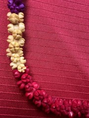 VTG Necklace L:21″ (53 cm) W:0.5″ (12mm) Coloured Plastic Beads Barrel Clasp