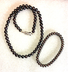 Vintage BLACK Genuine Cultured Pearl Strand Necklace 16″ +Peacock Bracelet P22