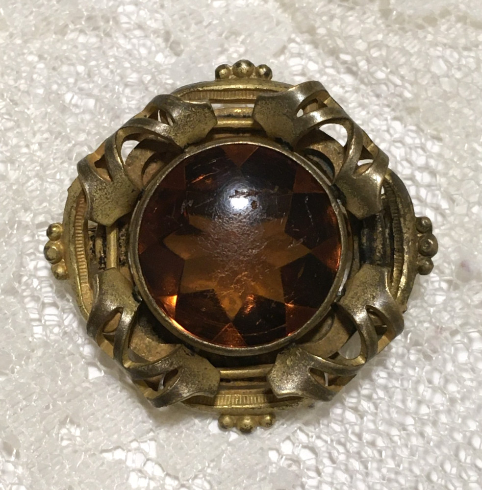 Vintage Brooch Gold Tone C Clasp Art Deco Metal Golden-brown Cab