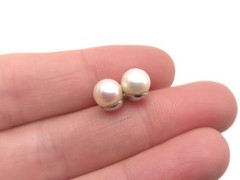 Vintage 14k White Gold Pearl Leaf pendant Minimalist Estate Jewelry 1.5 grams