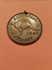 1942 AUSTRALIA ONE PENNY GEORGE VI KANGAROO VINTAGE COIN CHARM PENDANT FREE SHIP