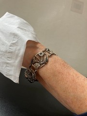 Vintage DANECRAFT Sterling Silver FLOWER Repousse Oval Panel Bracelet 26 Grams !
