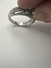 Jw1 Large Solitaire Gem With Smaller Gems Costume Fashion Ring Size 8.5 d47