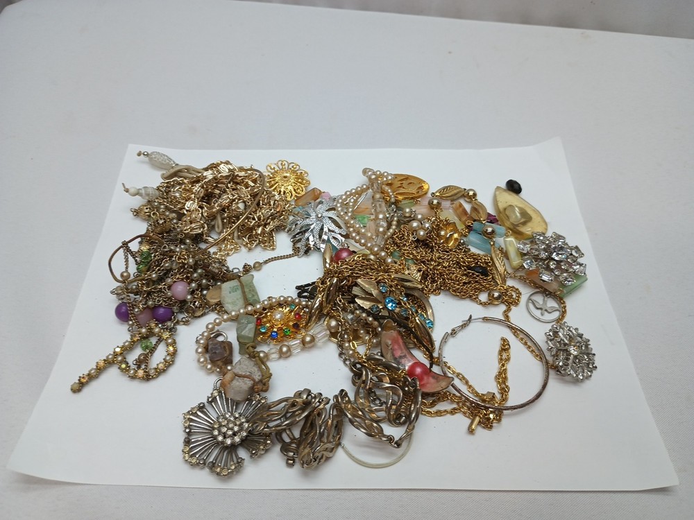 1 Lb REDESIGN/CRAFT FASHION/COSTUME JEWELRY LOT