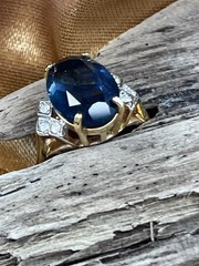 Vintage 18K HGE Gold-Tone Ring Blue Solitaire Stone W/Accents Size 6.5