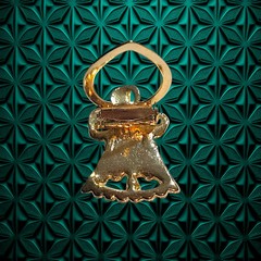 Brooch Clip pin Bell none tarnishing gold color statement piece Christmas Bell
