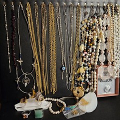 ​1lb Vintage to Modern Costume Jewelry Lot Estate Mix Wearable Pieces Mystery