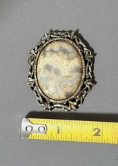 Vtg. Oval Agate Cabochon Brooch Pins Bezel Leaf Frame Silver & Gold Tone Set 2