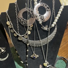 Jewelry Fashion lot Eclectic Silver Tone Vtg Modern Necklaces Bracelets Bulk