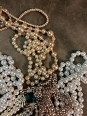 Approximately 3 Pounds Of Vintage Pearl Bead Necklaces Champagne And Various Col