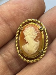 Vintage Cameo pendant
