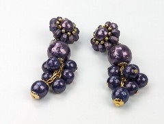 Vintage Purple Cluster Bead Gold Tone Dangle Drop Grapes Clip on Earrings 3.25″