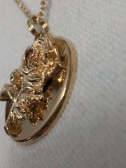 Vtg 1986 Avon 100th Anniversary 3D Carved Gold Rose Pendant Chain 20″ Necklace