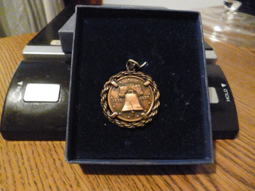 Vintage Liberty Bell Coin Medallion 1776-1976 Centennial With Box