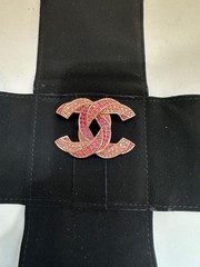 CHANEL Pink Ombre Crystal CC Brooch Gold Tone Made in Italy