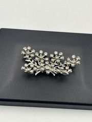 Silver tone clear rhinestone flower daisy cluster vintage brooch pin