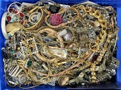 20 HUGE POUNDS Jewelry Lot Vintage Mod Junk Craft Good Wear Resell MIXED TANGLED