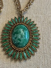 Vintage Celebrity Gold Tone Faux Green Jade Double Chain Necklace 24” BinR