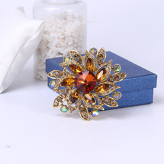 Hot Sale Luxury Women Crystal Flower Brooches Elegant Lady Vintage Plant Pins