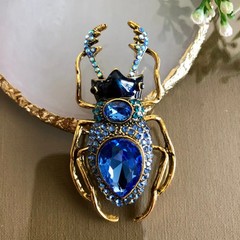 Blue Beetle Insect Brooch Pins Baroque Luxury Simulation Beautiful Jewelry