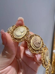 Vintage Cameo Portrait Bracelet Retro Gold Color Hollow Charm Bangle for Women