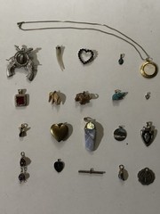 Vintage Necklace PENDANT LOT Various (20 Pieces) A+