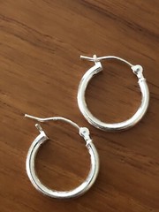 Beautiful Simple Hoop earrings With Clicks 0.5”Diameter,sterling silver New 2mm