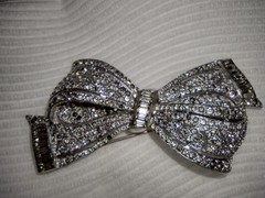 Stunning Vintage unsigned Art Deco Rhinestone Bow Brooch, excellent condition