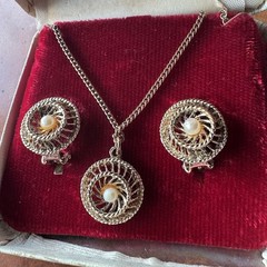 Vintage Genuine Cultured Pearl Necklace & Clip-On Earrings Set in Box