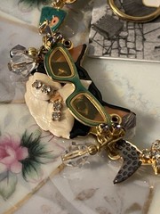 VTG LATR 2GO Glamour Puss Cat Enamel Charm Bracelet 8”