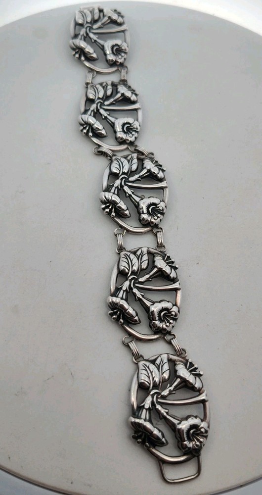 Vintage or Antique Danecraft CFO Sterling Silver Trumpet Flower Design Bracelet