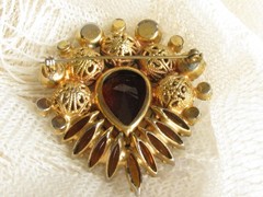 Vintage JULIANA D&E TOPAZ Root Beer BROOCH Rhinestone & Filigree Ball BOOK PIECE