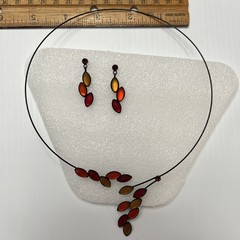 Vtg Art Set Black Shape Memory Wire Red Yellow Orange Stone Neck Choker Earring