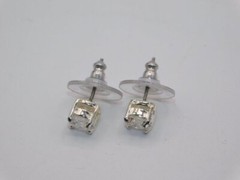A766-VINTAGE PIERCED EARRINGS~SILVER TONE/SOLITAIRE STONE~STUD~1/4″~CLASSIC