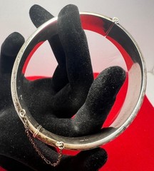 Vintage British English JS 925 Sterling SILVER Hand Chased Bangle Bracelet 7″