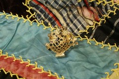 BR62 Vintage Brooch, Pin, Costume Jewelry, Flower Basket, Gold Toned
