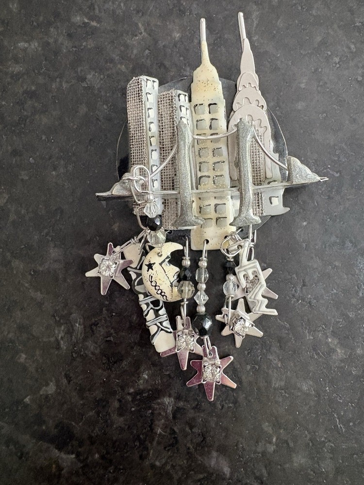 NY Pin Pendant Lunch At The Ritz Handcrafted Vtg Brooch Twin Towers Bridge 3D