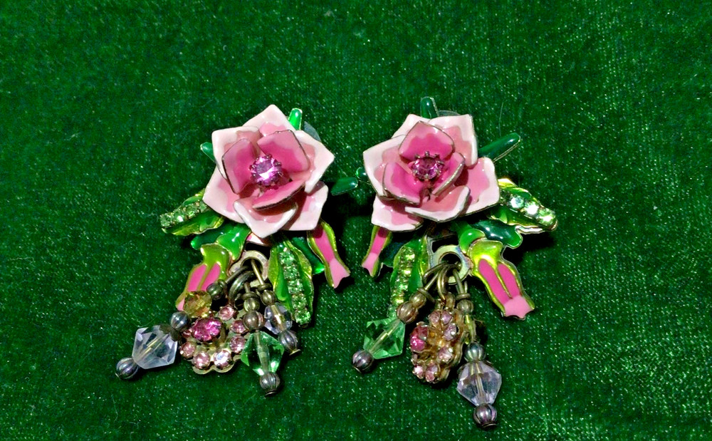 Beautiful Lunch at the Ritz ( LATR 2 GO) earring featuring a lovely pink rose